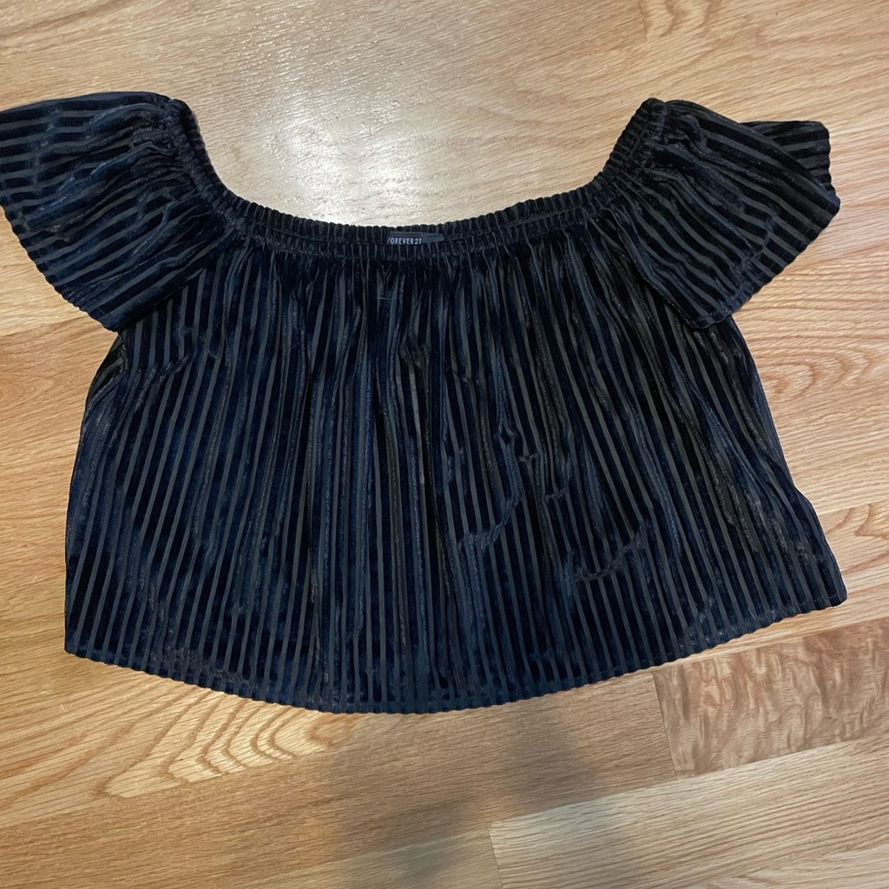 Forever 21 Off the Shoulder Black Crop Top- NWT
